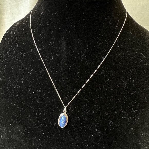 Vintage Faux Sapphire Star Pendant Sterling Silver Necklace - Picture 6 of 16